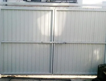 Hogyan készítsünk egy székrekedés kapukhoz kezük