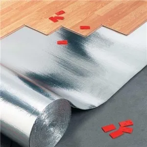 Hogyan feküdt egy laminált kezével a régi, fából készült padló video (Mielőtt eljárással készült laminált) Hogyan feküdt egy laminált kezével a régi, fából készült padló videó