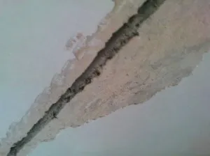 Hogyan zárjuk le a mennyezet elemek - Tippek fűszerezett szuperintendens