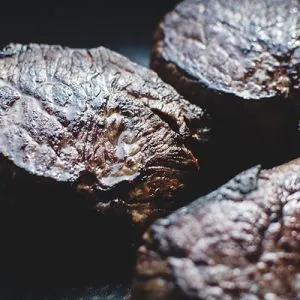 Hogyan kell sütni egy szaftos hús a sütőben