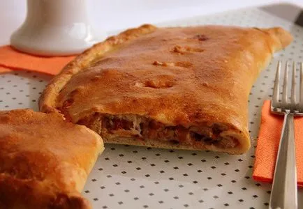 Calzone - mi ez, és hogyan kell főzni is, finom receptek (szakács) Calzone - mi ez, és hogyan kell főzni is, finom receptek