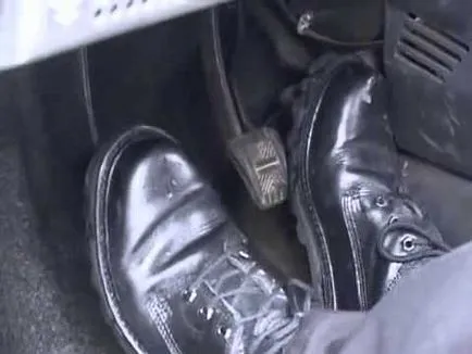 Hogyan készítsünk egy autó manuális sebességváltóval (mechanikus) Hogyan készítsünk egy autó a kézi sebességváltóval