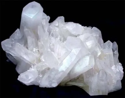 Quartz kő tulajdonságait, a színek és az állatöv jelei (fotó) (színes) Quartz kő tulajdonságait, a színek és az állatöv jelei (fotó)