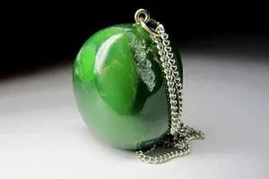 Kő Jade mágikus és gyógyító tulajdonságait, állatöv jel, értéke Blood Jade Amulett
