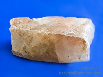 Kő szelenit jellemzői és alkalmazása, mágikus és terápiás tulajdonságokkal, ellátás ásványi és (alkalmazás) Szelenit kő jellemzői és használja mágikus és gyógyító tulajdonságait, karbantartása és ásványi