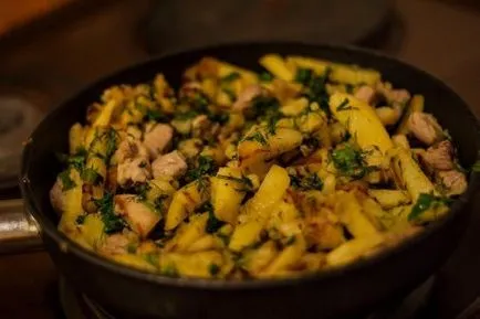A burgonya és a hús - receptek képekkel (sült egy serpenyőben) A burgonya és a hús - receptek képekkel