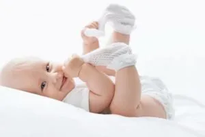 Amikor a baba elkezd mosolyogni, az első mosoly egy újszülött válaszul szülők