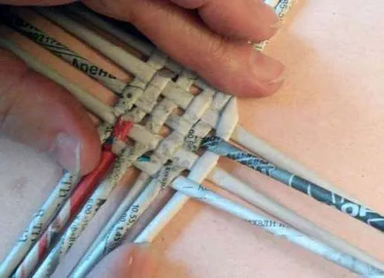 Kosár kezük ruhaneműt, szövés fűzfa virággal