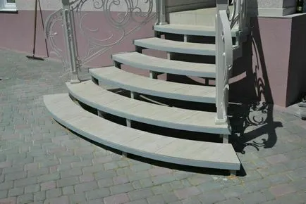 Veranda a fém egy magánházban fotó, tervek, lehetőségek
