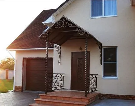Veranda a fém egy magánházban fotó, tervek, lehetőségek