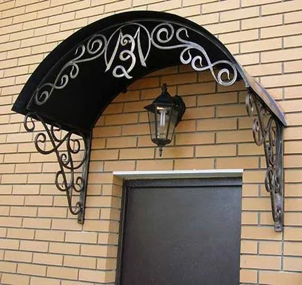 Veranda a fém egy magánházban fotó, tervek, lehetőségek