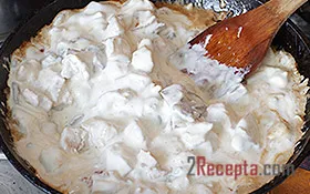 Csirke gombával, párolt tejföl - lépésről lépésre fotó recept (főzés) Csirke gombával, párolt tejföllel - lépésről lépésre recept fotók