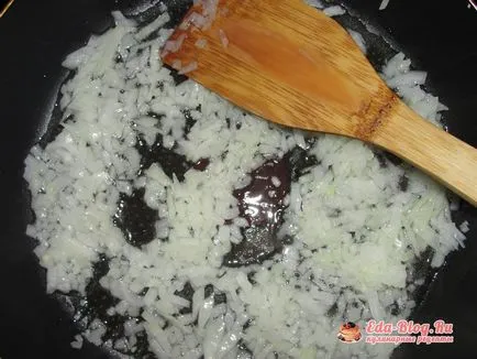 Csirke gombával, tejszínes mártással egy serpenyőben recept lépésről lépésre fotók