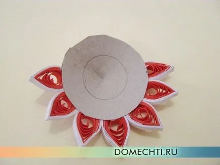 Quilling képet a papír meg a kezét a kezdők