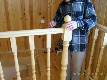 Konyhaasztalon csinál a kezét (jobb és olcsóbb vásárolt), DIY