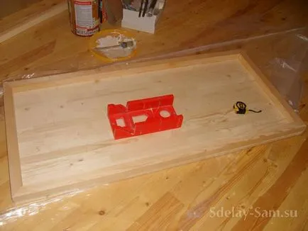 Konyhaasztalon csinál a kezét (jobb és olcsóbb vásárolt), DIY