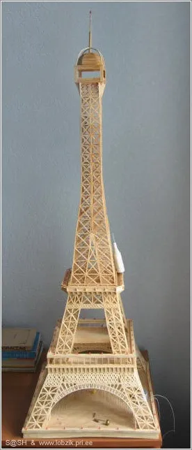 Lobzik - puzzle - Eiffel-torony mérkőzések - őrült kezében