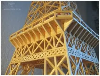 Lobzik - puzzle - Eiffel-torony mérkőzések - őrült kezében