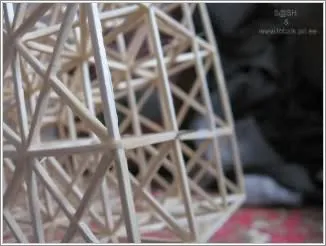 Lobzik - puzzle - Eiffel-torony mérkőzések - őrült kezében