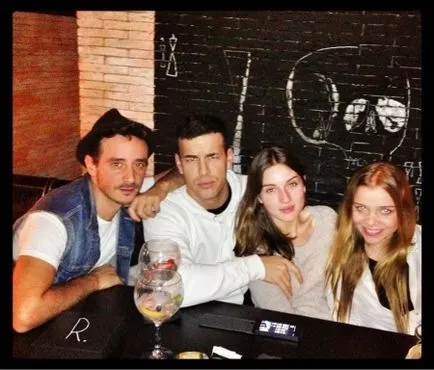 Magánélete Mario Casas, a szerelmi történet Mario Casas és María Valverde, aki Berta Vaskes, (Mario Casas María Valverde fényképet terhes magánéletéről Berta Vaskes Amaia Salamanca Blanca Suárez Clara Lago) Magánélete Mario Casas, a szerelmi történet Mario Casas és María Valverde, aki Berta Vaskes,