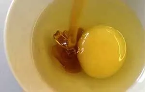 A maszk a sérült haj - kezelésére haját otthon (maszk a sérült haj otthon erősen színezett, száraz törékeny) A maszk a sérült haj - treat haját otthon