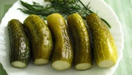 Ropogós kovászos uborka recept téli