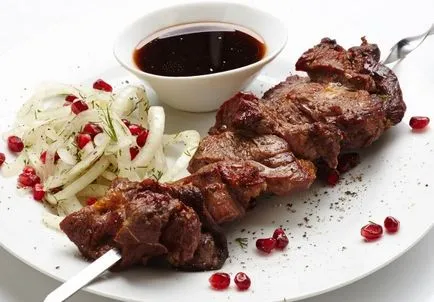 Levek ízletes sertésborda a sütőbe, és a grill (a pác a sertésborda) Levek ízletes sertésborda a sütőbe, és a grill