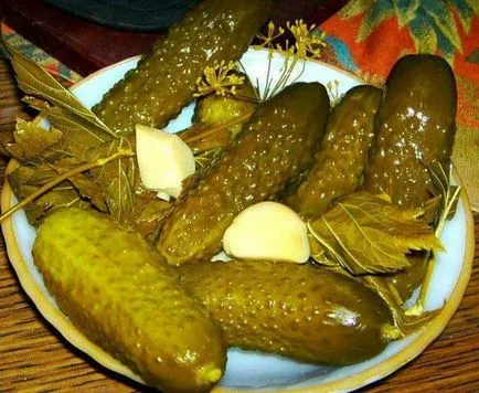 Ropogós kovászos uborka recept téli