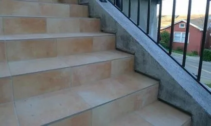 Burkolási szakaszában lépésről lépésre oktatás, épület portál