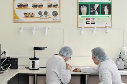 Ahhoz, hogy megtanulják a fogtechnikus után a 11. évfolyamon a Intercollege
