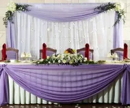 Így esküvői asztalra menyasszony és a vőlegény fotó 100