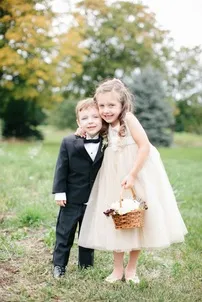 Óvatosan, a gyerekek az esküvőn! (Wedding) Óvatosan, a gyerekek az esküvőn!
