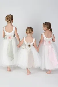 Óvatosan, a gyerekek az esküvőn! (Wedding) Óvatosan, a gyerekek az esküvőn!