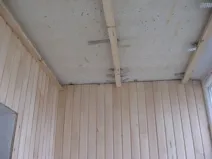 Díszítő erkélyek kezük egy fotón, a jobb belső loggia hüvelyébe