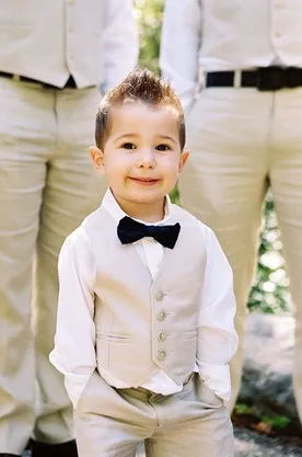 Óvatosan, a gyerekek az esküvőn! (Wedding) Óvatosan, a gyerekek az esküvőn!