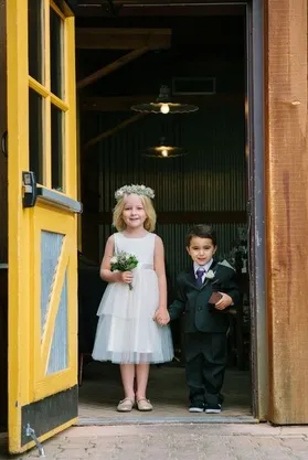 Óvatosan, a gyerekek az esküvőn! (Wedding) Óvatosan, a gyerekek az esküvőn!