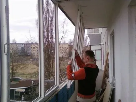 Balkonok kezük lépésről lépésre (videó) (üveg) Balkonok kezük lépésről lépésre (videó)