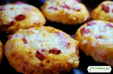 Pizza a büfében - a szerző receptek képekkel (az ebédlőben) Pizza a büfében - a szerző receptek fotókkal