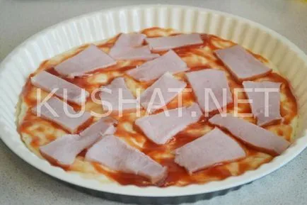 Pizza sonka, sajt és paradicsom