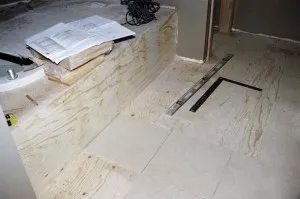 Csempe a lemez a padlón a fürdőszobában stílus, fotó és videó ragadt (stack) Csempe a lemez a padlón a fürdőszobában stílus, fotó és videó ragadt