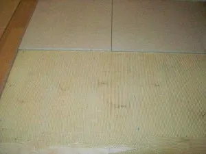 Csempe a lemez a padlón a fürdőszobában stílus, fotó és videó ragadt (cserép) Csempe a lemez a padlón a fürdőszobában stílus, fotó és videó ragadt