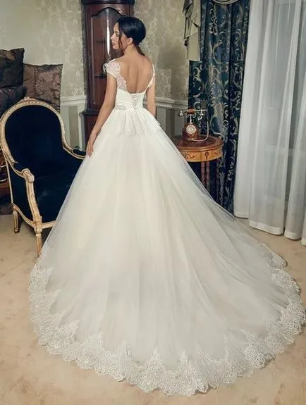 Dress egy vonat, hogyan kell kiválasztani, és viselni a fotó (kopás) Dress egy vonat, hogyan kell kiválasztani, és viselni a fotó