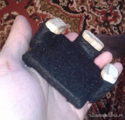 Telefon tartó fából kezük