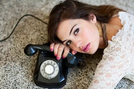Jelek, hogy a srác kiesett a szerelem (a) Jelek, hogy a srác kiesett a szerelem