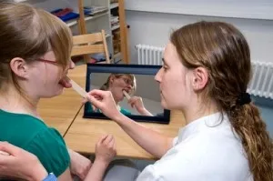 Logopédus szakma, hogy legyen egy logopédus, aki specializálódott logopédus (logopédus) Logopédus szakma, hogy legyen egy logopédus, aki specializálódott logopédus