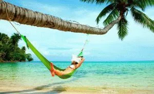 Cum de a economisi în vacanță cu un salariu mic