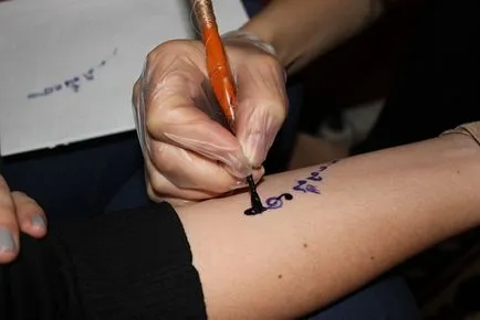 Cum sa faci un tatuaj temporar la domiciliu