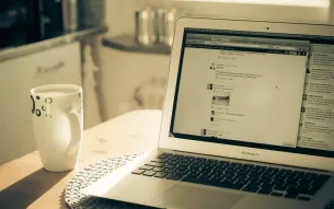 Cum pentru a opri ecranul laptop-ului