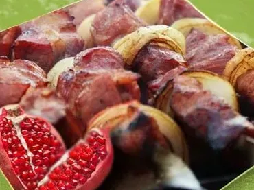 Cum delicioase frigarui marinate de carne de porc - 10 dintre cele mai delicioase marinatele la carne a fost moale și