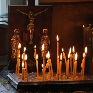 Cum să aprindă lumânări în biserică de recomandări pentru începători